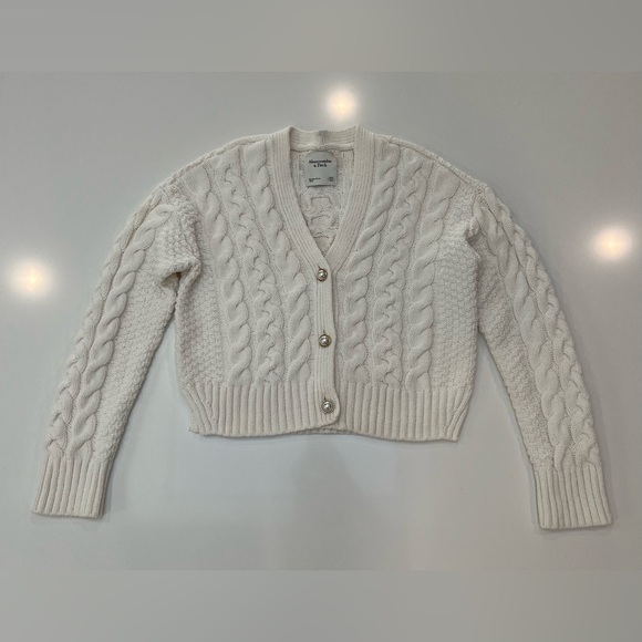 NWOT never worn abercrombie cropped cardigan sweater beige w pearl buttons XXS - Picture 3 of 9